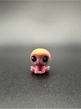 Hasbro LPS Littlest Pet Shop Teeniest Tiniest Mini Pink octopus